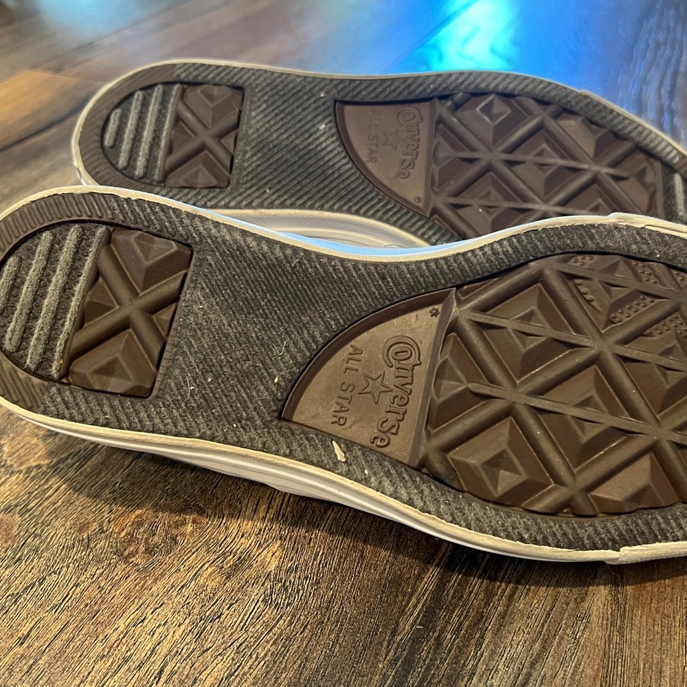 Like new Converse All Stars - Picture 7 of 7